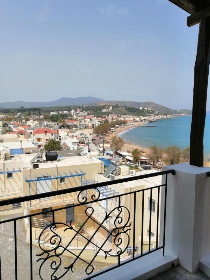 Villa Georgia 칼리베스 외부 사진